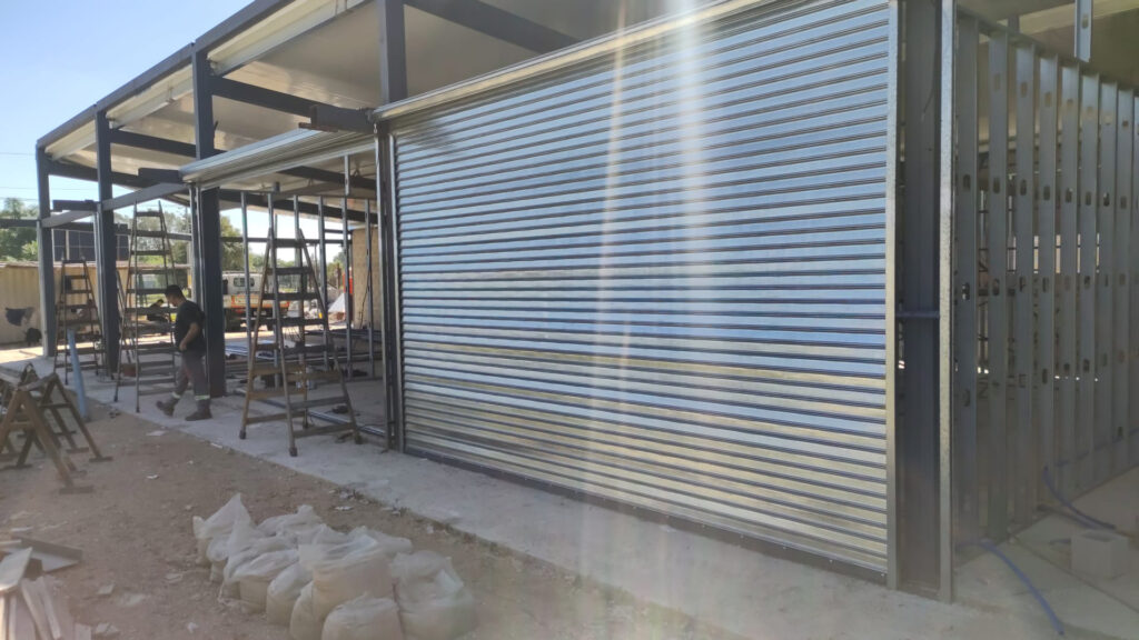 Centro comercial en Carrasco 1 (E)